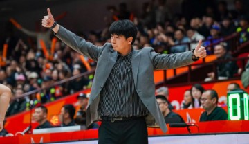 世俱杯网站-山东男篮拒绝输球！全力淘汰浙江队，琼斯上演首秀，央视直播