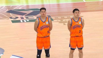 世俱杯-与山东会师，上海男篮赛季三杀广东，洛夫顿31+11 新星15分成奇兵